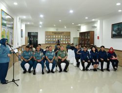 Komandan Lanal Bandung Berikan KKDN Kepada Mahasiswa S2 Fakultas Keamanan Nasional UNHAN RI