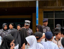 Wujud Kepedulian Sosial, Satlinlamil 3 Bersama KRI Banjarmasin-592 Berbagi Dengan Anak Yatim Jelang HUT Ke-64 Kolinlamil