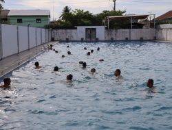 Jaga Kebugaran Fisik dan Kebersamaan, Komandan Lantamal I dan Staf Laksanakan Olahraga Renang