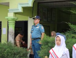 Bina Cinta Tanah Air Kepada Generasi Muda, Kadispotmar Lantamal I Pimpin Upacara Bendera di SMK Muhammadiyah 04 Medan
