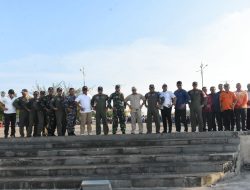 Simulasi Latihan Operasi Pencarian dan Penyelamatan Pesawat serta Sea and Jungle Survival