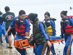 Kodaeral IX Ambon Beri Pelatihan Evakuasi Medis Laut Kepada Mahasiswa S1 Keperawatan STIKES Maluku Husada