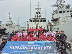 Antusiasme Siswa-Siswi SMAN 2 Tanjungpinang Kunjungi Pangkalan TNI AL Bintan Dan Kapal Perang