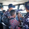 Tanamkan Semangat Bahari, Kodaeral IX Kenalkan Kapal Perang Republik Indonesia (KRI) Kerapu-812 Ke Masyarakat