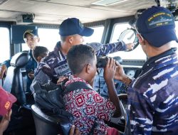 Tanamkan Semangat Bahari, Kodaeral IX Kenalkan Kapal Perang Republik Indonesia (KRI) Kerapu-812 Ke Masyarakat