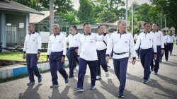 Laksamana Madya Achmad Wibisono Laksanakan Olahraga Bersama dan Menembak Dengan Prajurit Kodaeral IX