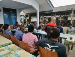 Memasuki Musim Ekstrem, POS TNI AL Midai Ajak Nelayan Midai Jaga Keselamatan di Laut