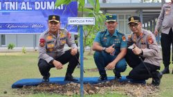 Perkuat Soliditas TNI AL-POLRI, Kapolda Riau Kunjungi Lanal Dumai dan Laksanakan Aksi Penanaman Pohon